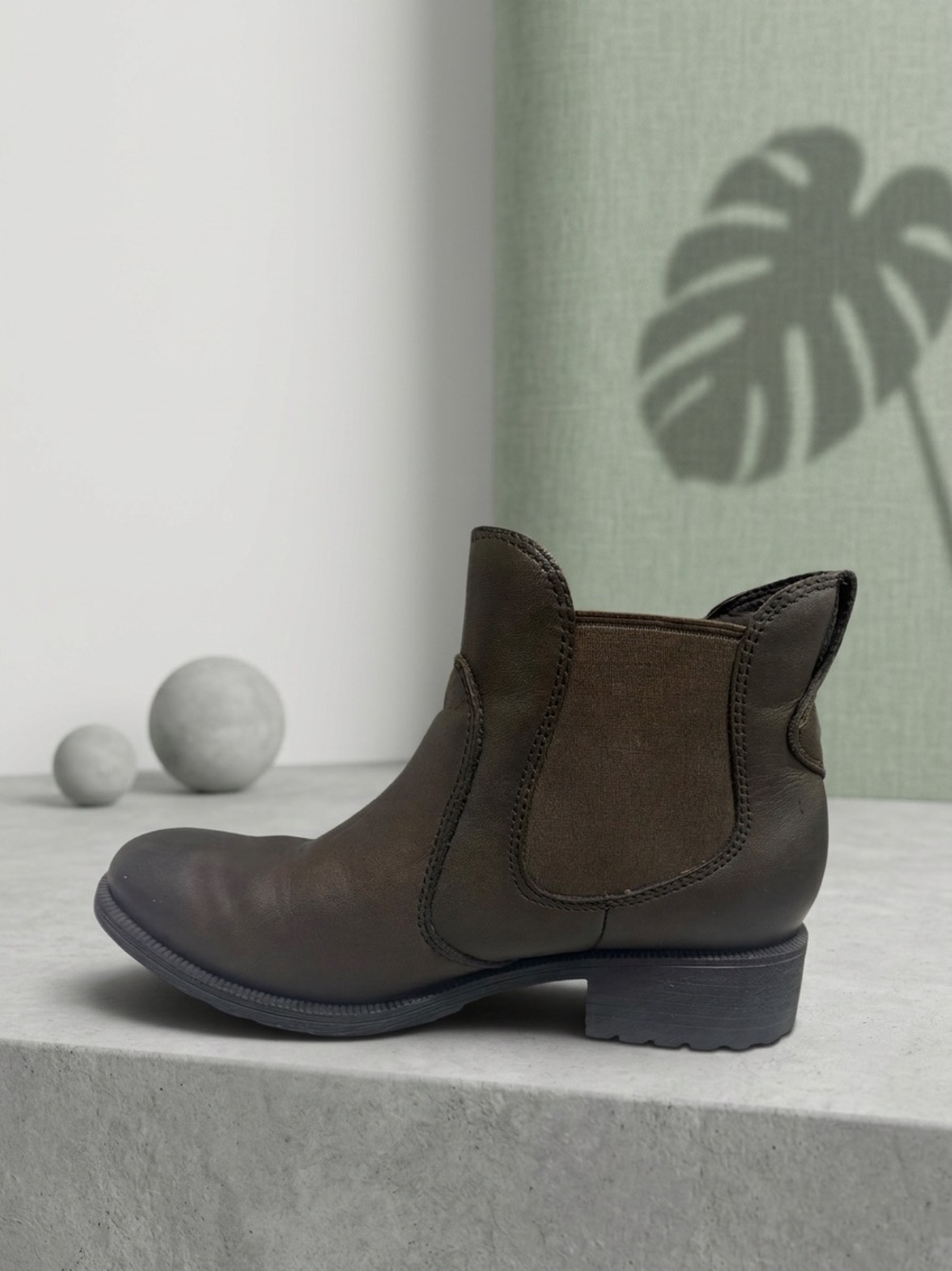 UGG Bonham III Waterproof Leather Chelsea Boots Brown Shearling Womens Size 7 38